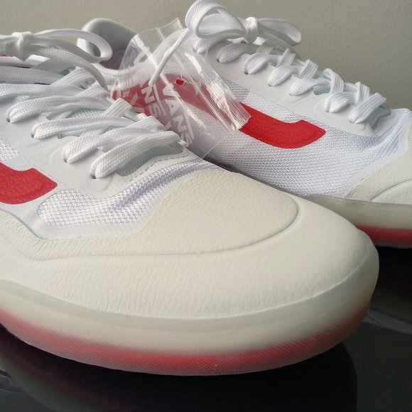 Vans Men's Ave Sport Leather / Mesh Low Top Sneaker in Cool Looking - Picture 4 of 13